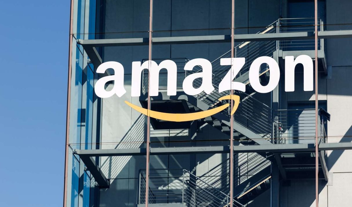How Tariffs Impact Amazon, Apple, and American Consumers: The Hidden Costs of Trump’s Trade Policies.