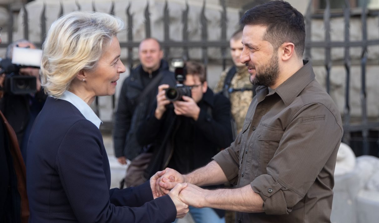 Europe Steps Up: UK and France Lead Military Aid to Ukraine Amid Shifting Alliances.