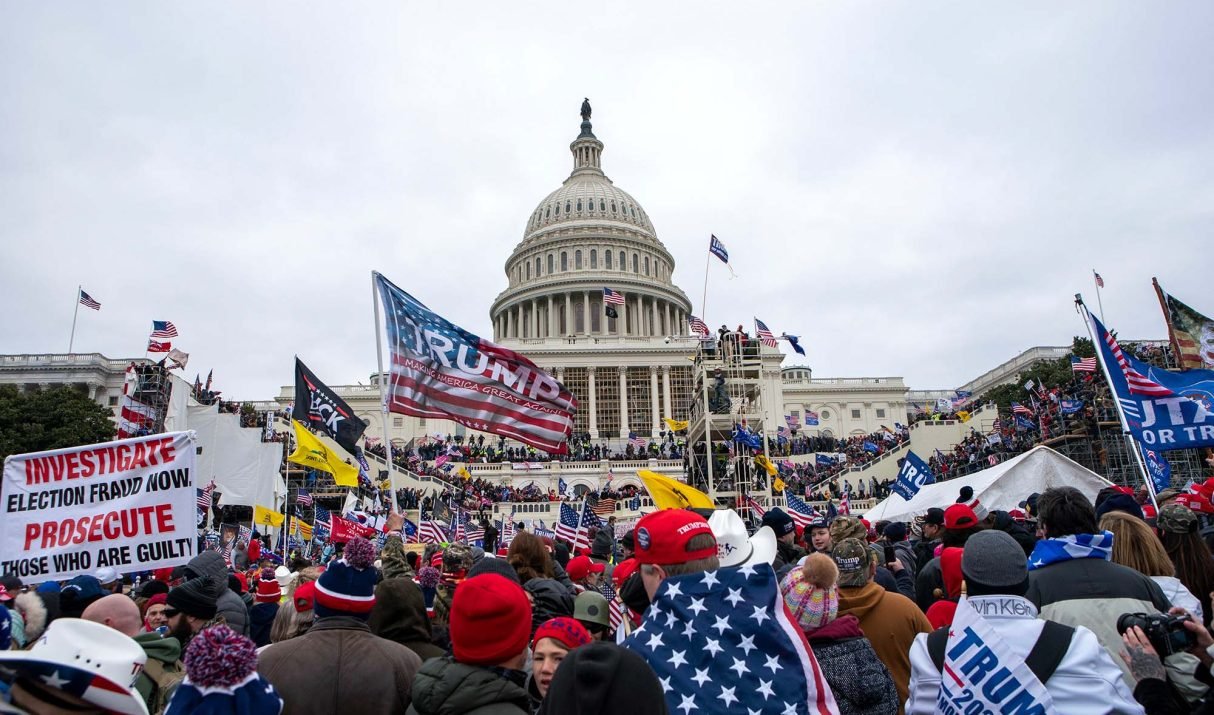 The Irony of Satisfaction: Trump Voters and the Art of Complaining