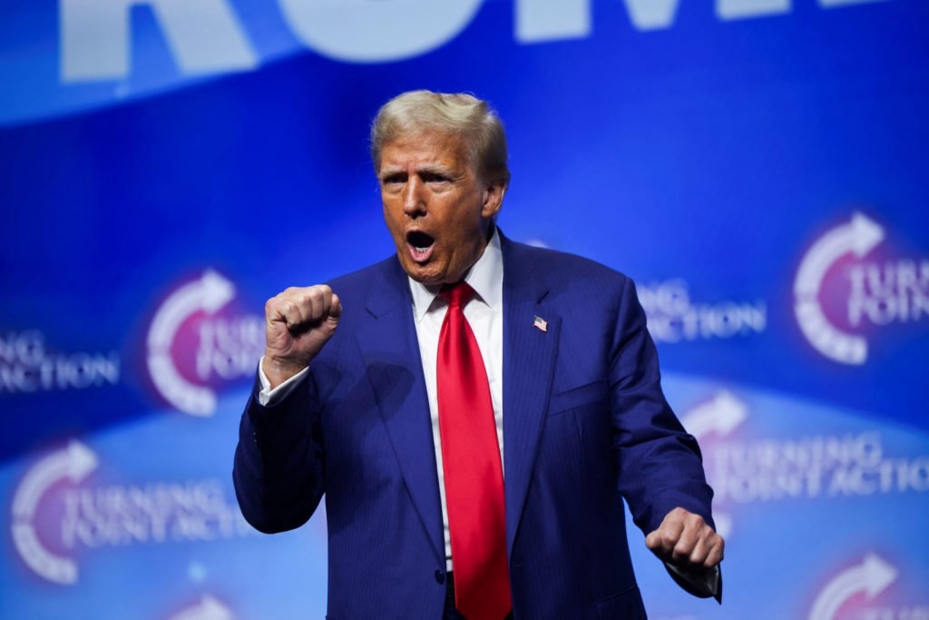 Donald Trump’s OBVIOUS COGNITIVE DECLINE Has Cabinet SCRAMBLING to Cover It Up!