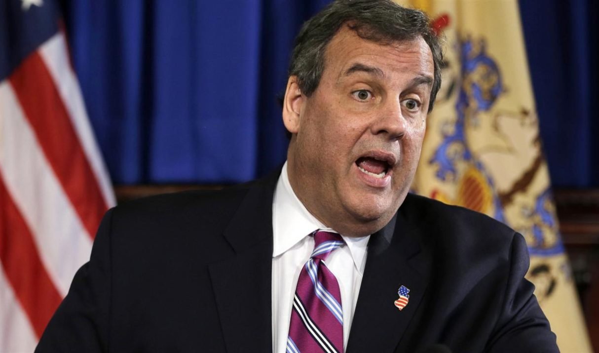 Christie Exposes Trump’s Advice: “Go Bankrupt” — Calls It “Stupid or Crooked”